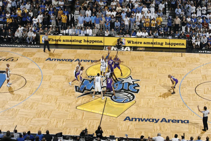 易倍体育app下载-怀旧经典！NBA官方分享2005年-2009年总决赛金杯LOGO地板