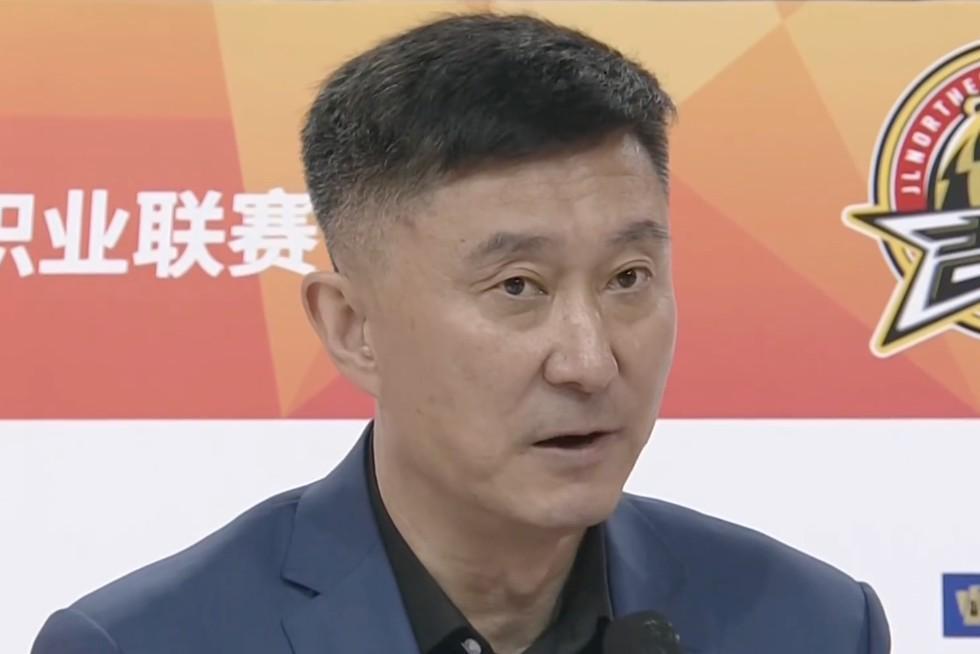 易倍体育登录入口-杜锋：吉林的三分球让我们压力巨大，靠防守的统一性赢下比赛