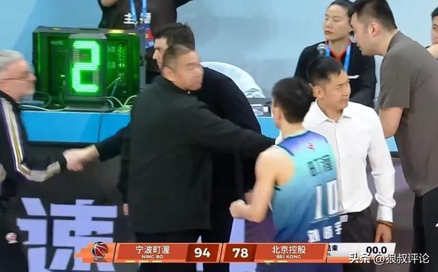 易倍体育-张庆鹏：这个赛季满怀希望到经历各种困难 没有完成北京球迷的希望